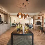 Relais Almaranto فندق 4*