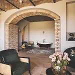 Relais Almaranto فندق 4*