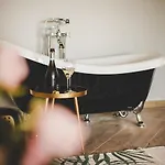 Relais Almaranto فندق Calamandrana