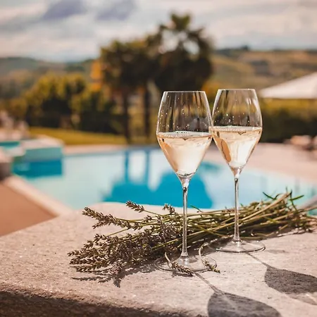 Relais Almaranto Отель Каламандрана